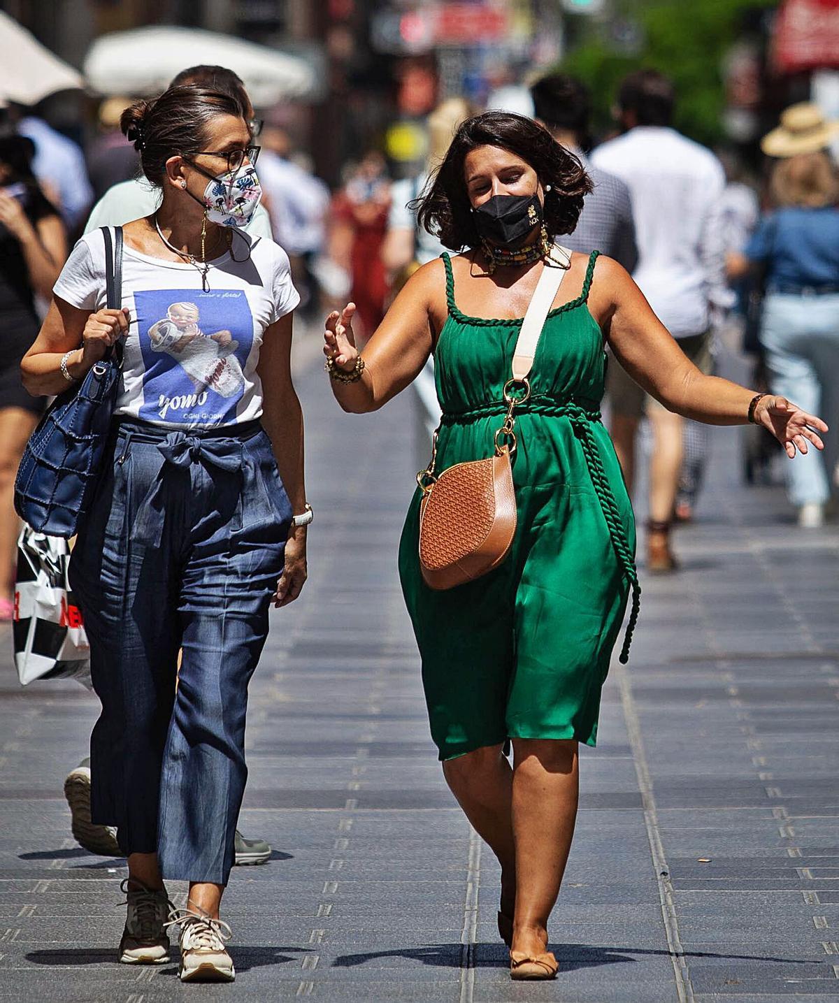 Calle Castillo, la gran arteria comercial de Santa Cruz de Tenerife. | | DELIA PADRÓN