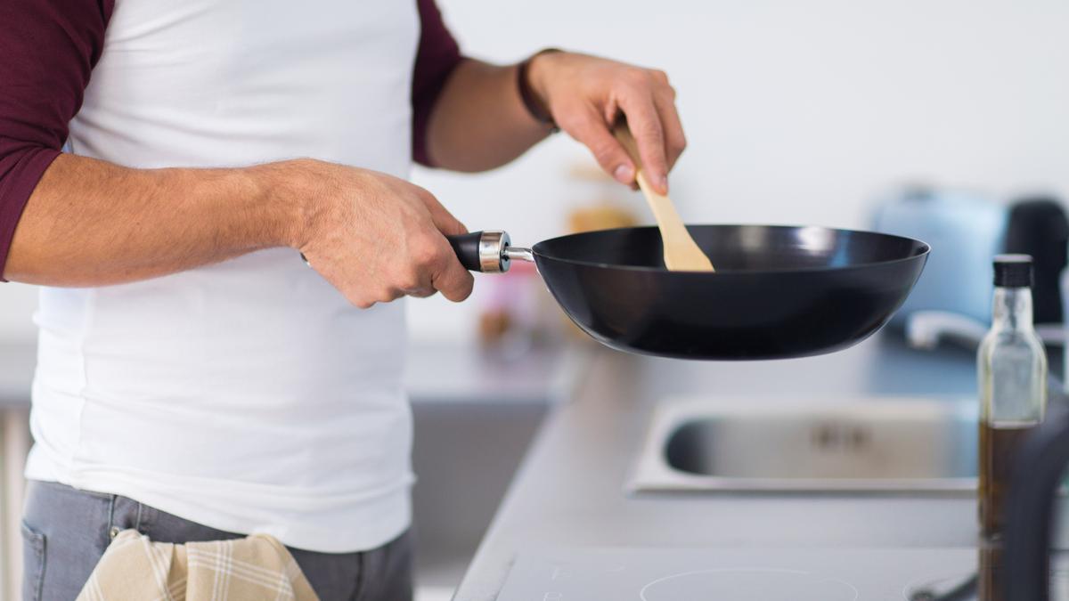 Haz que tus ollas y sartenes duren más: truco para guardarlos sin