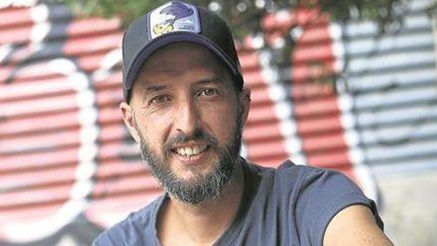 Diego Peña: «El humor somarda no se entiende en todas partes»