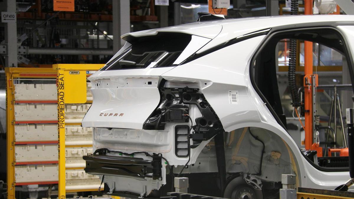 Producció d'un cotxe a la planta de Seat - Cupra de Martorell