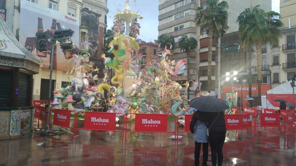 La falla Plaça Major, ganadora del primer premio en Alzira