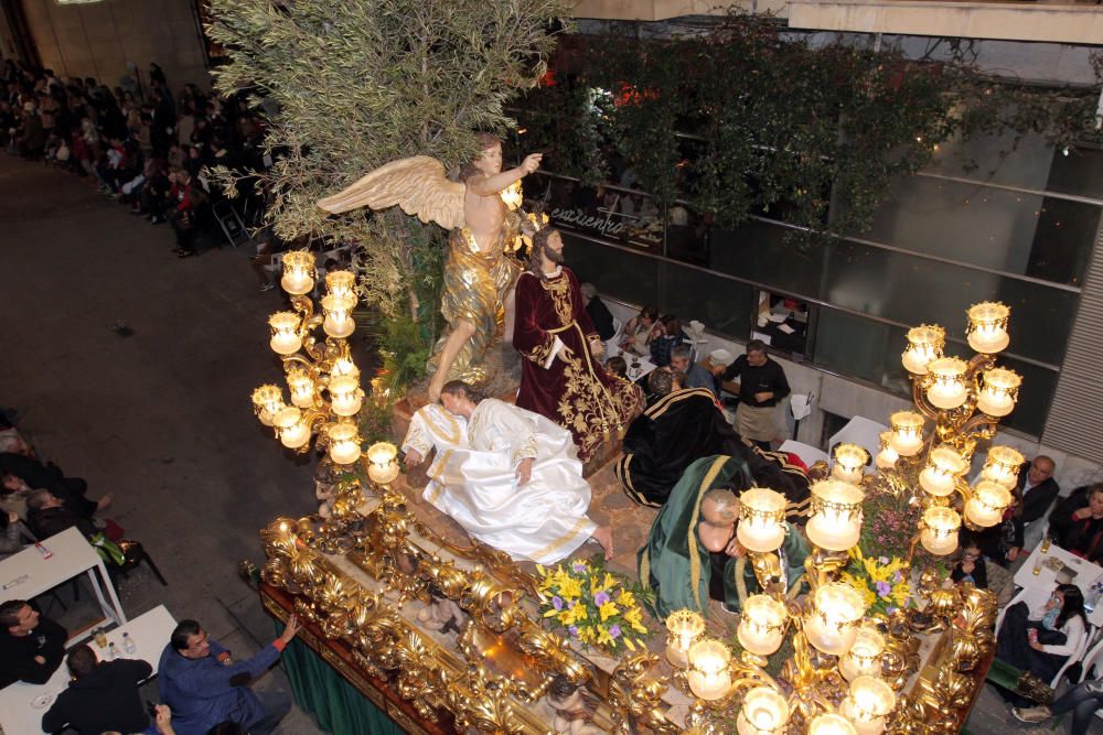 El primer trono mixto de Cartagena marca la procesión del Prendimiento