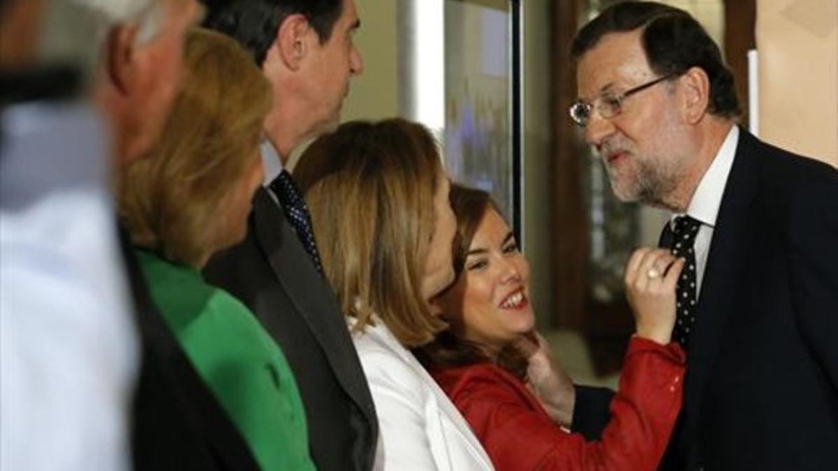 Rajoy, Sáenz de Santamaría y los ministros Soria y Pastor, ayer.