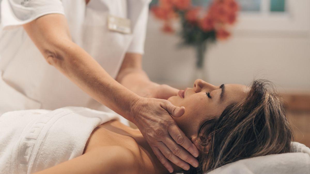 Palasiet Thalasso Clínica & Hotel ofrece la posibilidad de obsequiar momentos de cuidado personal y serenidad. Palasiet Thalasso Clínica & Hotel ofrece la posibilidad de obsequiar momentos de cuidado personal y serenidad.