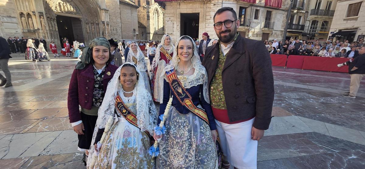 Comisiones de falla en la Procesión de la Virgen (3/7)