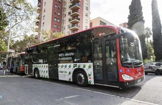 Menos humos en el bus y el taxi de Barcelona