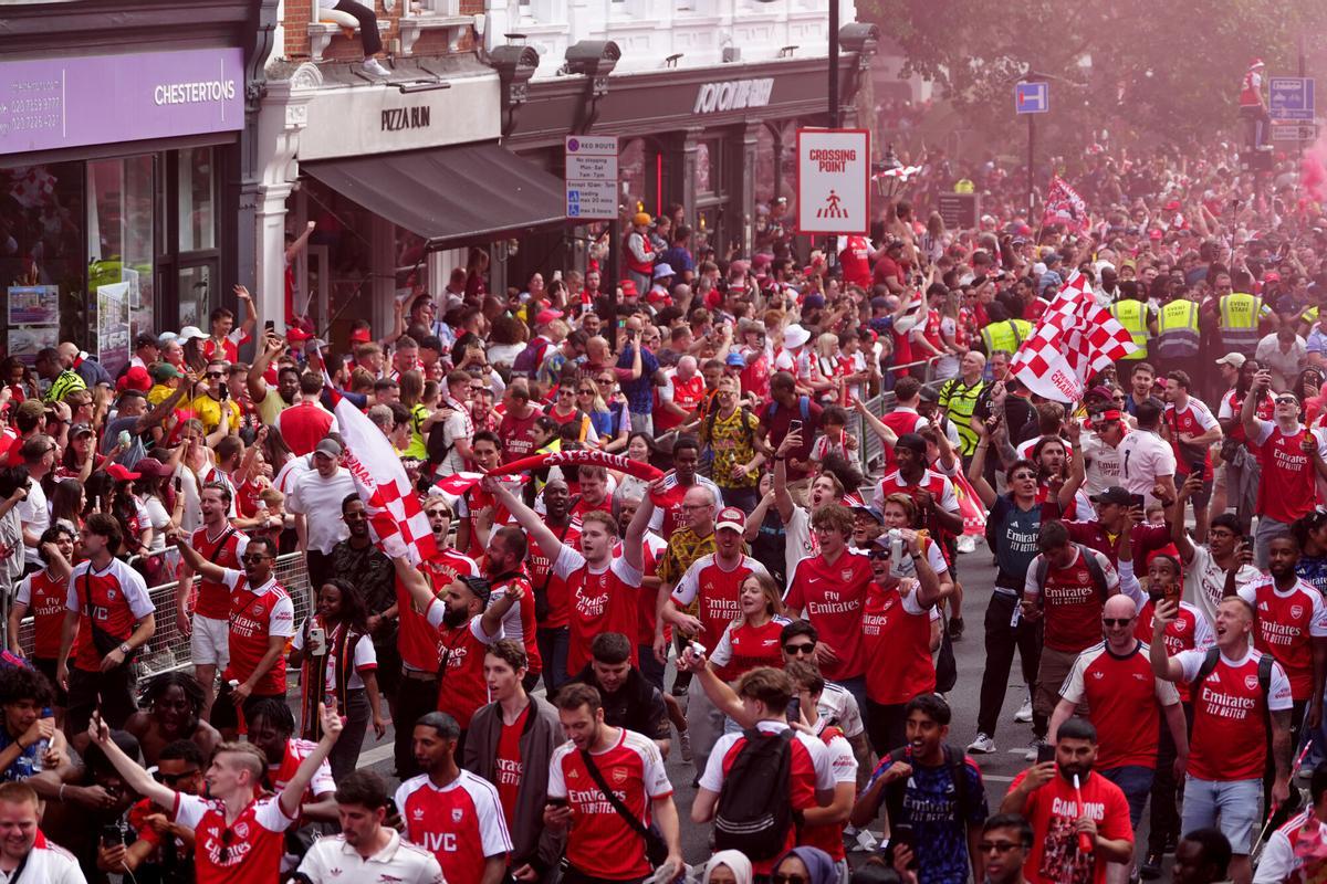 Las mejores imágenes del desfile del Arsenal por la Premier League Las mejores imágenes del desfile del Arsenal por la Premier League