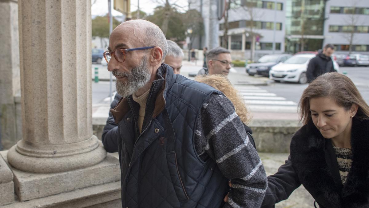 El fraile, a su llegada al juicio en el que resultó condenado