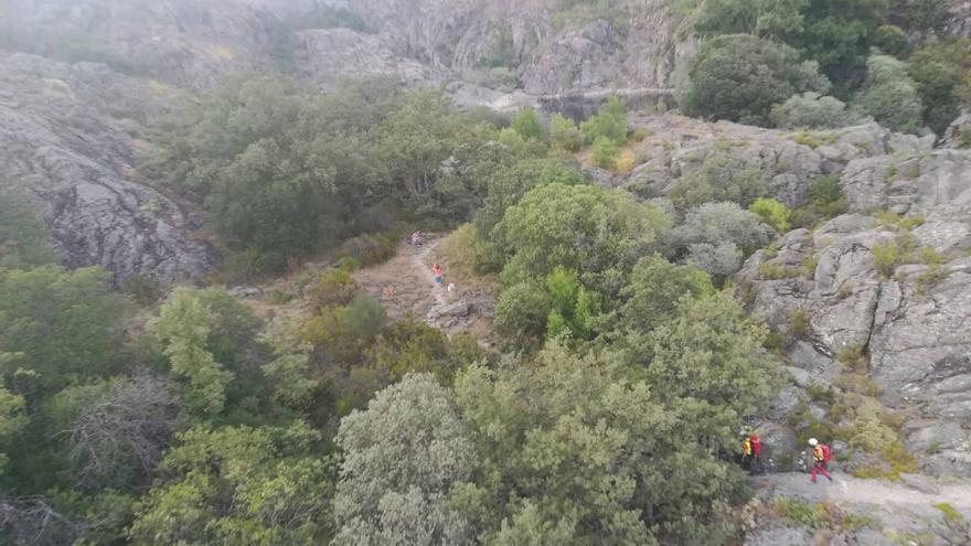 Rescatan a una mujer de 49 años herida en la Poza de las Ninfas, en Galende