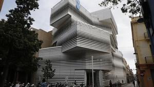 Edificio del Centre Cultural El Carme de Badalona, ayer.