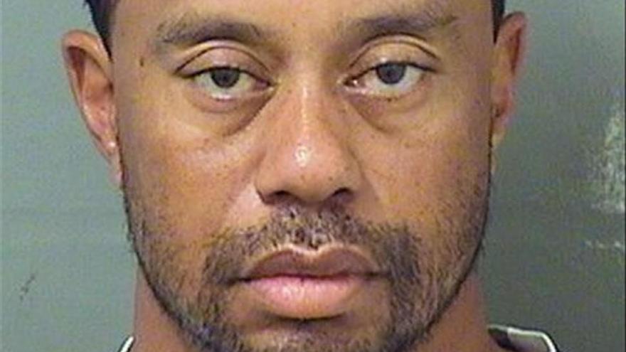 Tiger Woods, detenido por conducir bajos los efectos del alcohol o las drogas