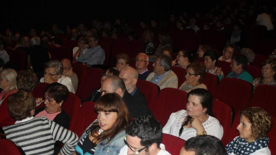 Asistentes en los momentos previos al comienzo de la gala.