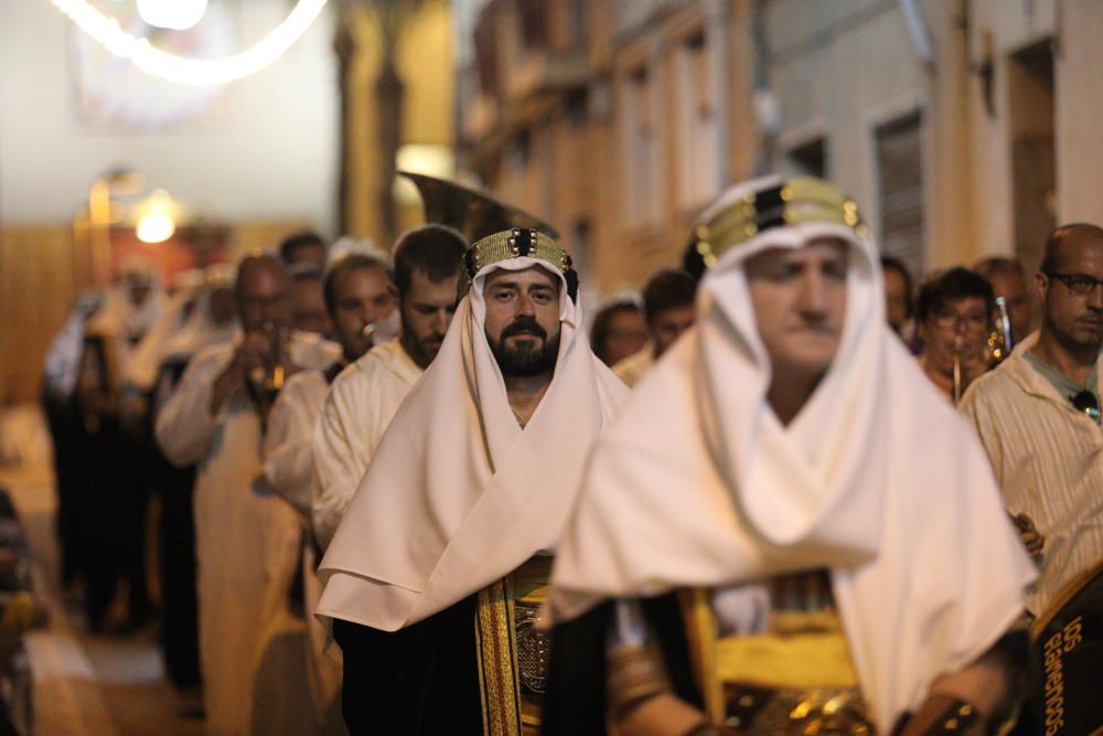 Procesión y embajada en Crevillent