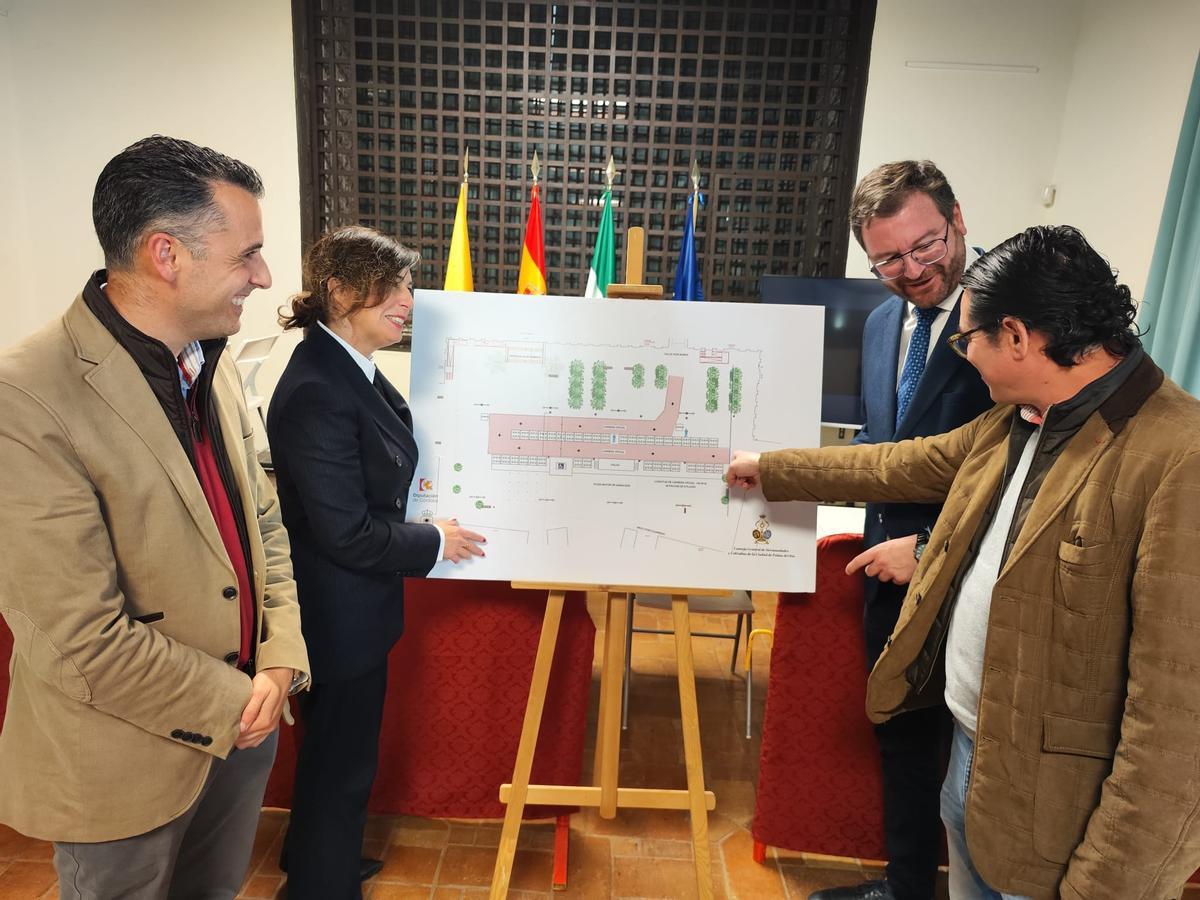 Representantes municipales y de las cofradías presentan el nuevo recorrido de la Semana Santa palmeña.