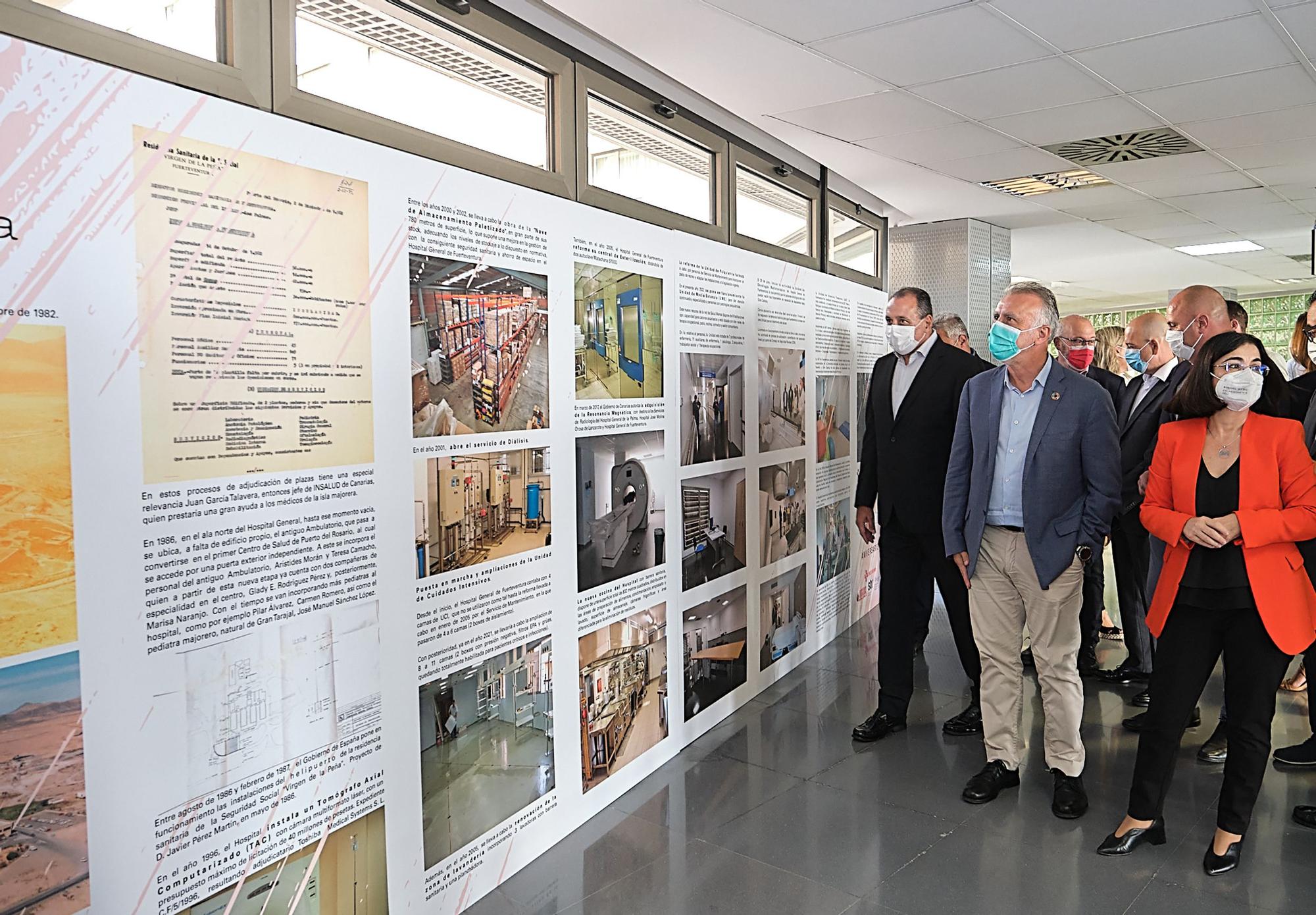 Ángel Víctor Torres asiste al Hospital General de Fuerteventura para conmemorar su 40 aniversario