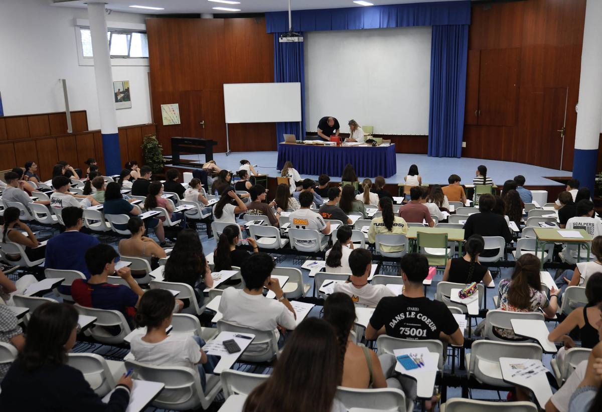 Bachilleres sobresalientes en busca de la perfección Bachilleres sobresalientes en busca de la perfección