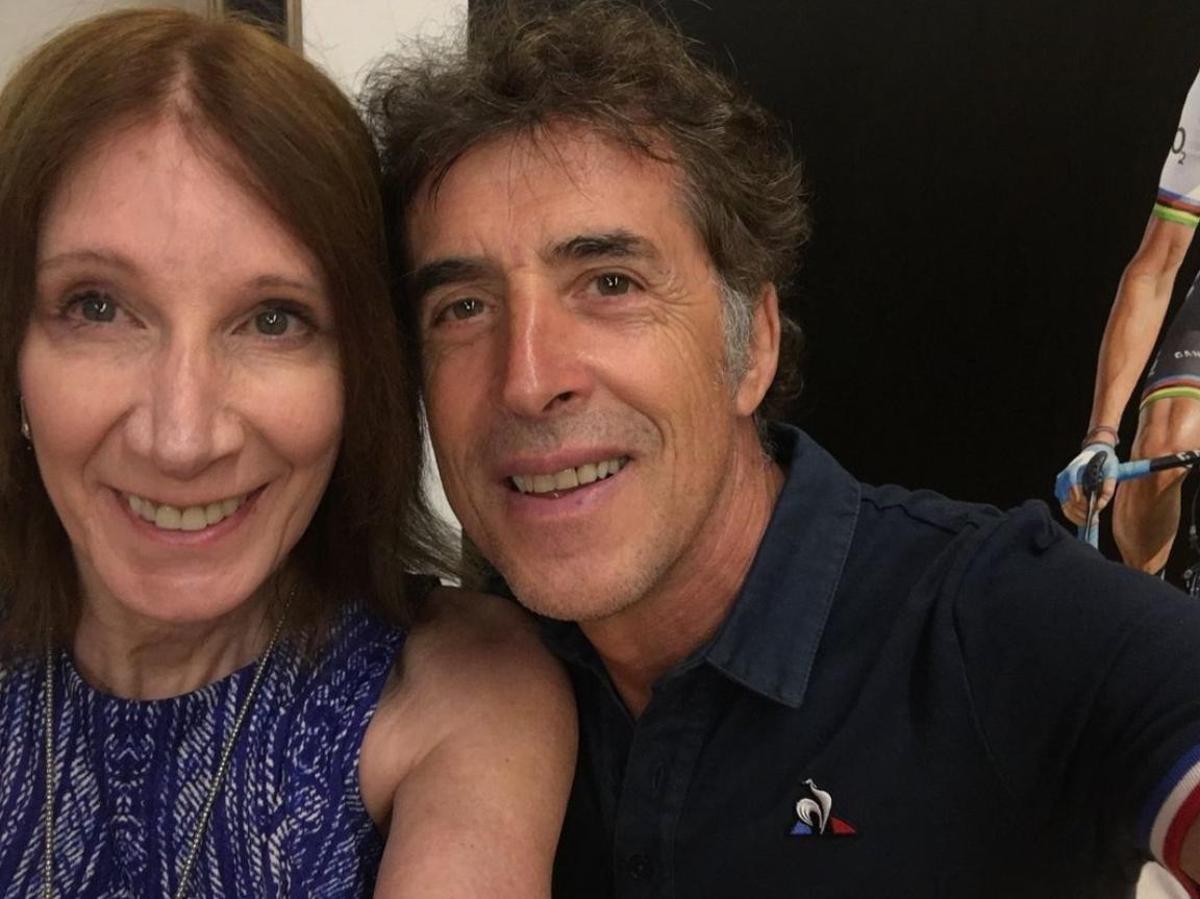Perico Delgado posando con Philippa York
