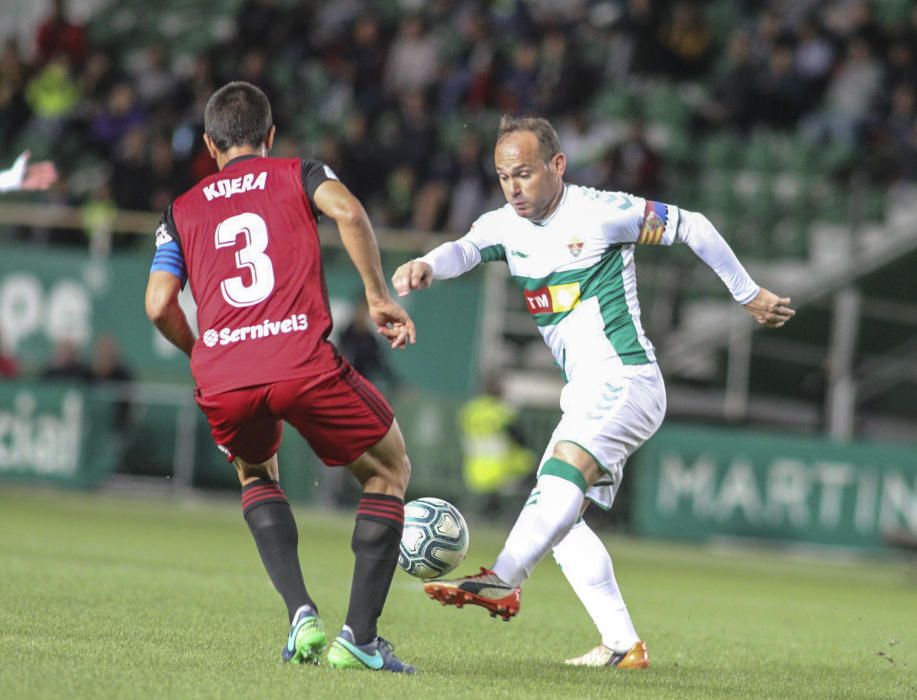 El Elche rompe el maleficio, vuelve a ganar en el Martínez Valero y recupera el olfato realizador en un partido más efectivo que brillante