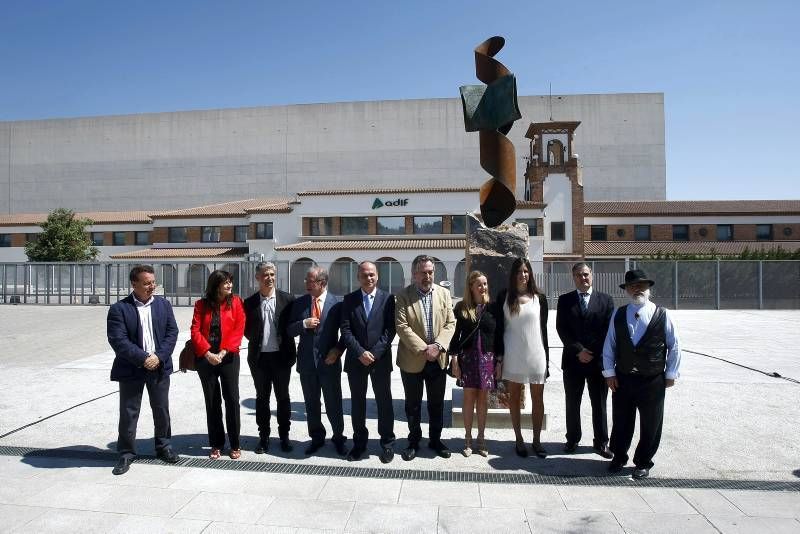 Fotogalería: Inauguración de la escultura en la Plaza El Periódico de Aragón