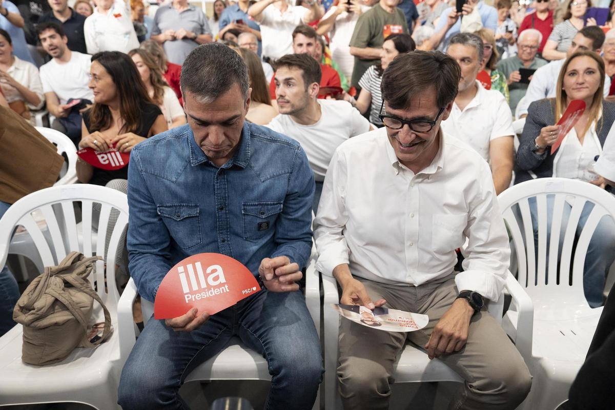Pedro Sánchez y Salvador Illa, el pasado 6 de junio en un mitin en L'Hospitalet.