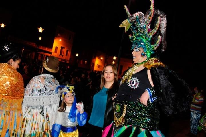 Octavo encuentro de murgas en la plaza del pueblo de la Isleta