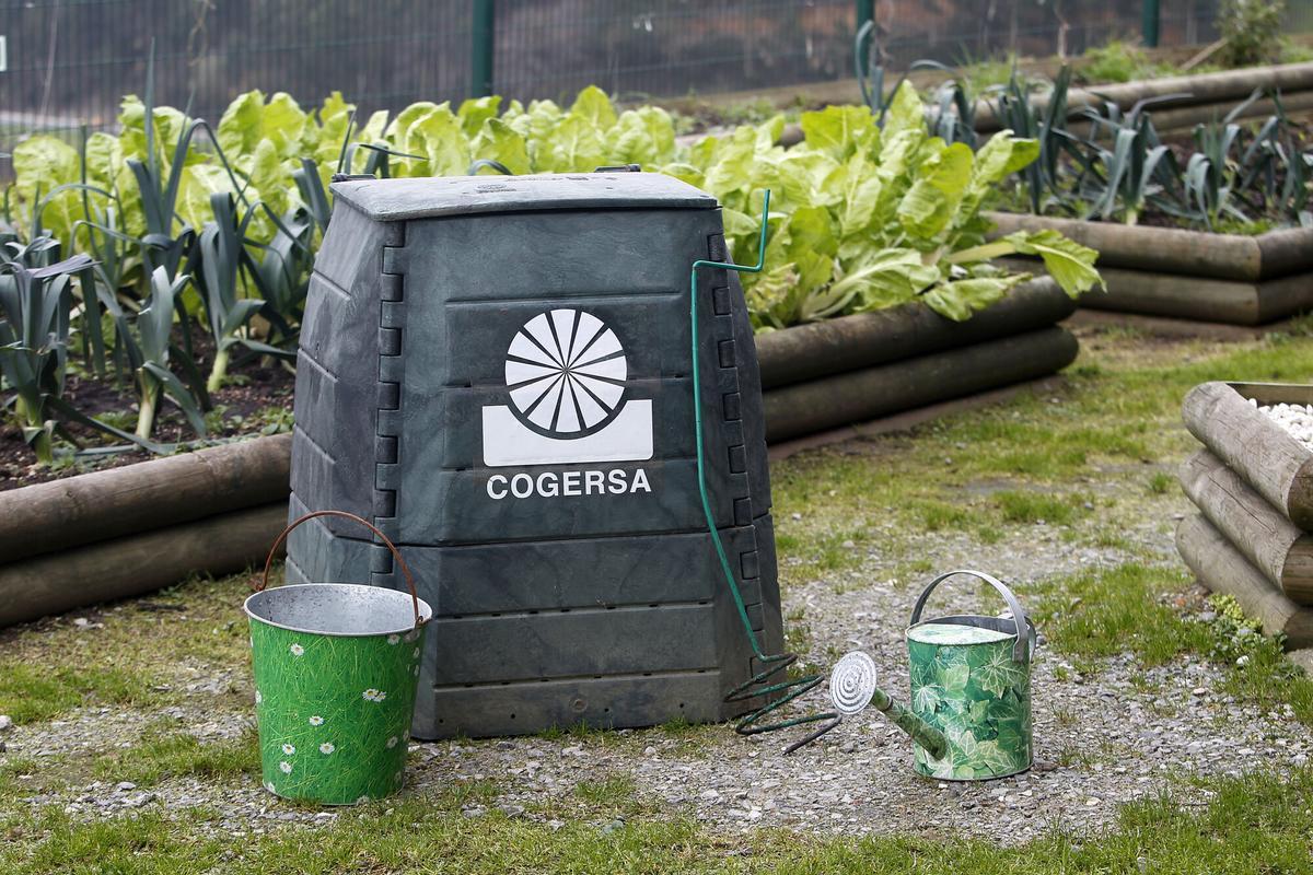 Contenedor de compostaje de Cogersa