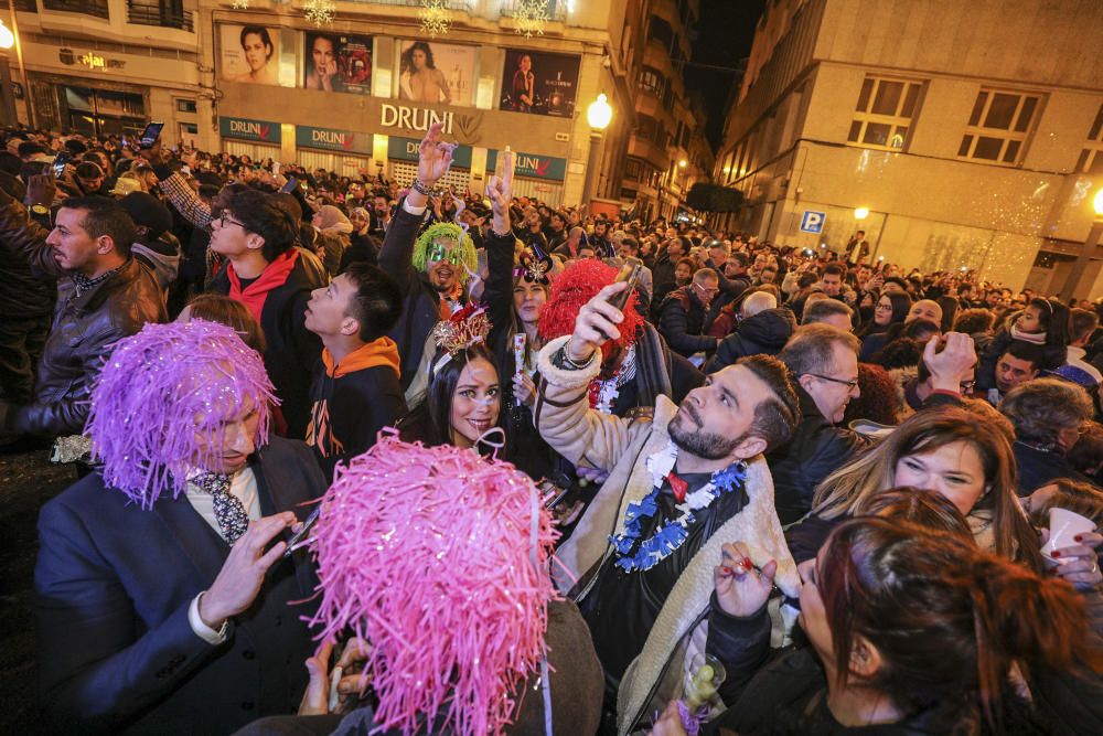 Fiesta en la Plaça Baix Nochevieja 2019 en Elche