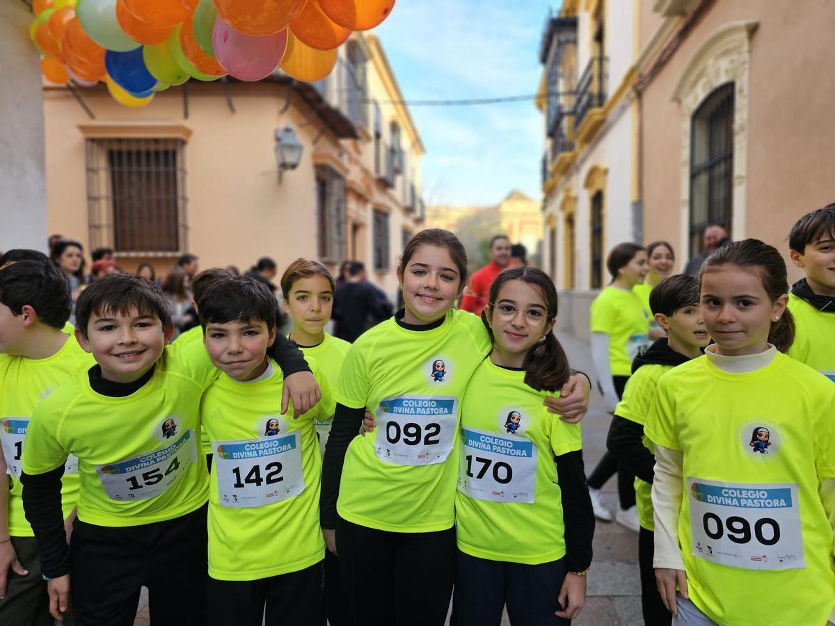La 3ª carrera solidaria del colegio Divina Pastora recorre las calles de Córdoba