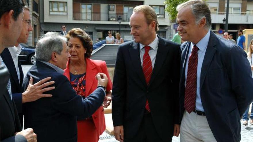 Encuentro multitudinario. El PP alza la voz contra la política económica del Gobierno