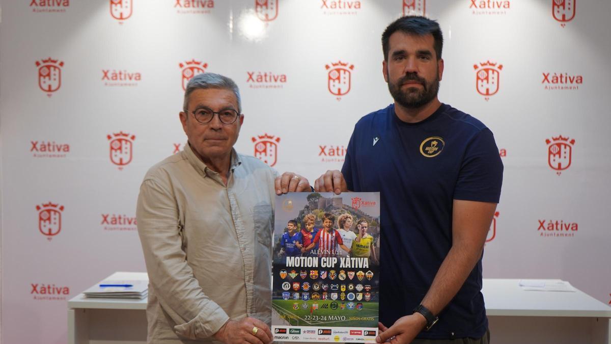 El concejal de Deportes de Xàtiva, Vicent Lluch, y el director de la International Motion Cup, Miguel Ángel Gandia.
