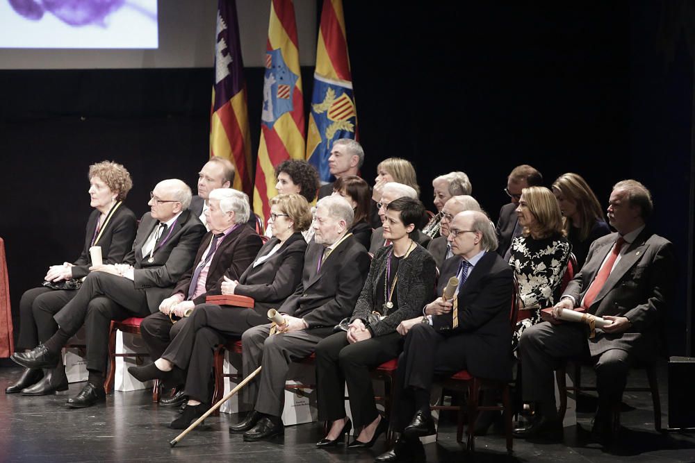 Entrega de la medalla de oro y los premios del Dia de les Illes Balears