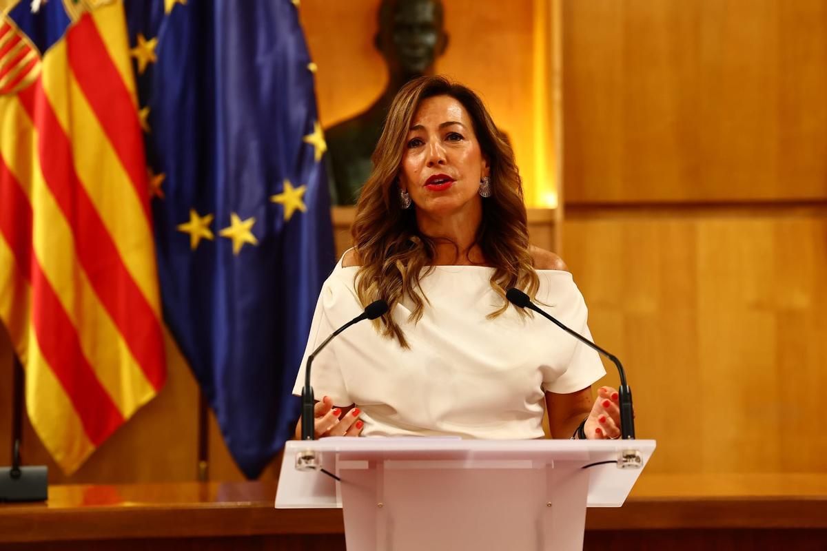 Un momento del discurso de la alcaldesa de Zaragoza, Natalia Chueca, este miércoles.
