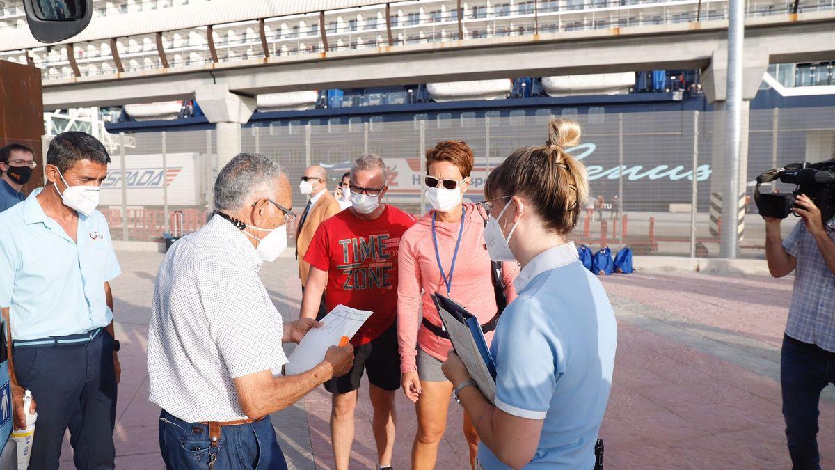 Llegada del primer crucero a Málaga tras el inicio de la pandemia.