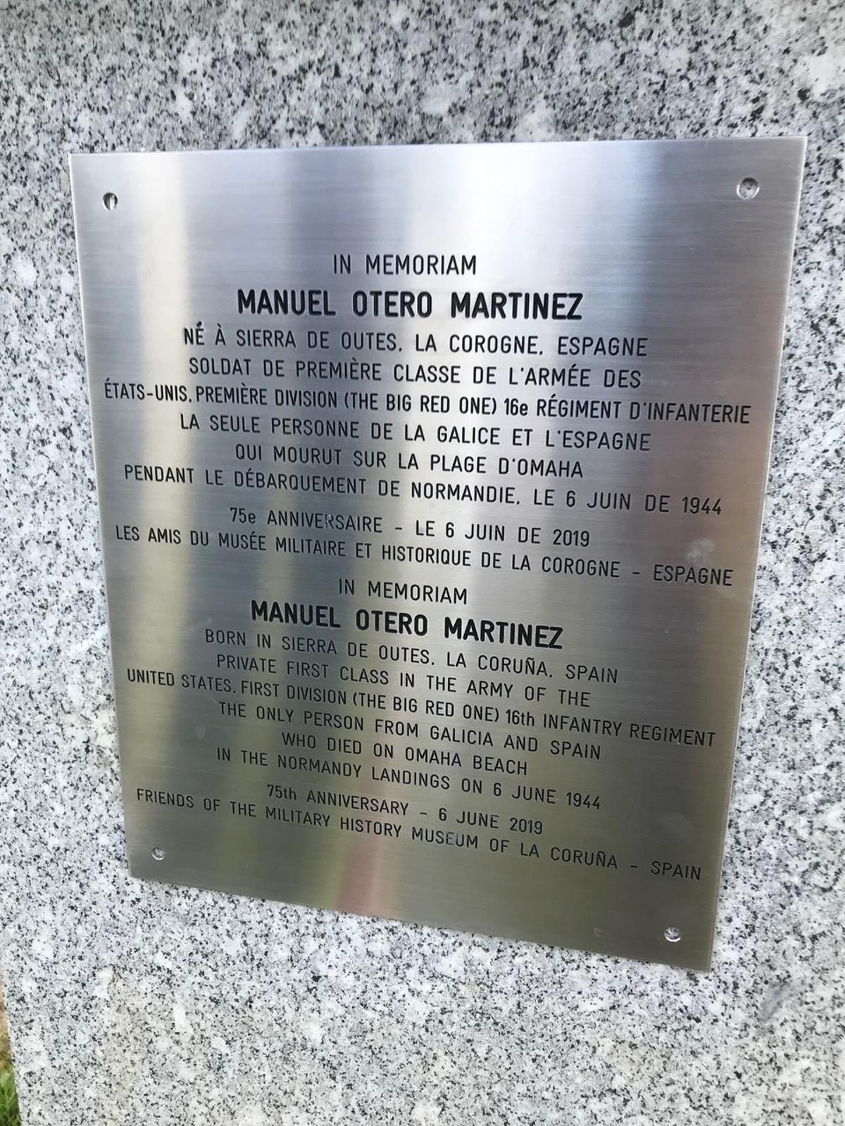 Placa en Normandía en memoria de Manuel Otero, el único español que combatió en Normandía