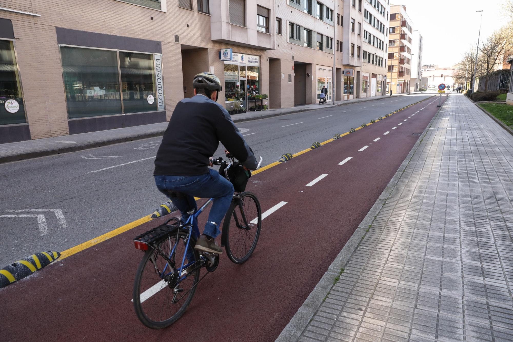 En imágenes: La rebelión crece en la calle Los Andes por el carril bici