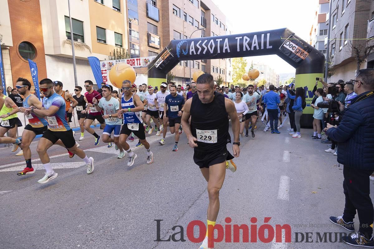 Carrera '10K Assota por ti' en Caravaca (salida y giro primera vuelta)