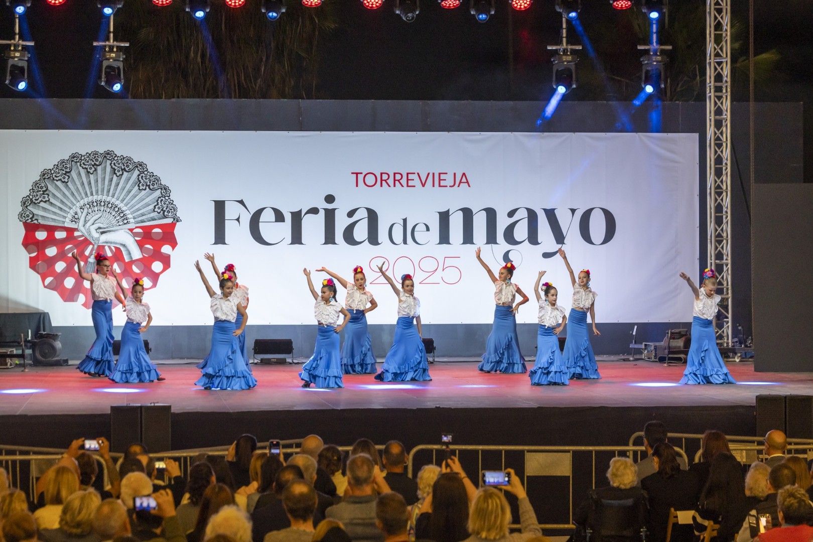 Por sevillanas en la Feria de Mayo de Torrevieja 2025
