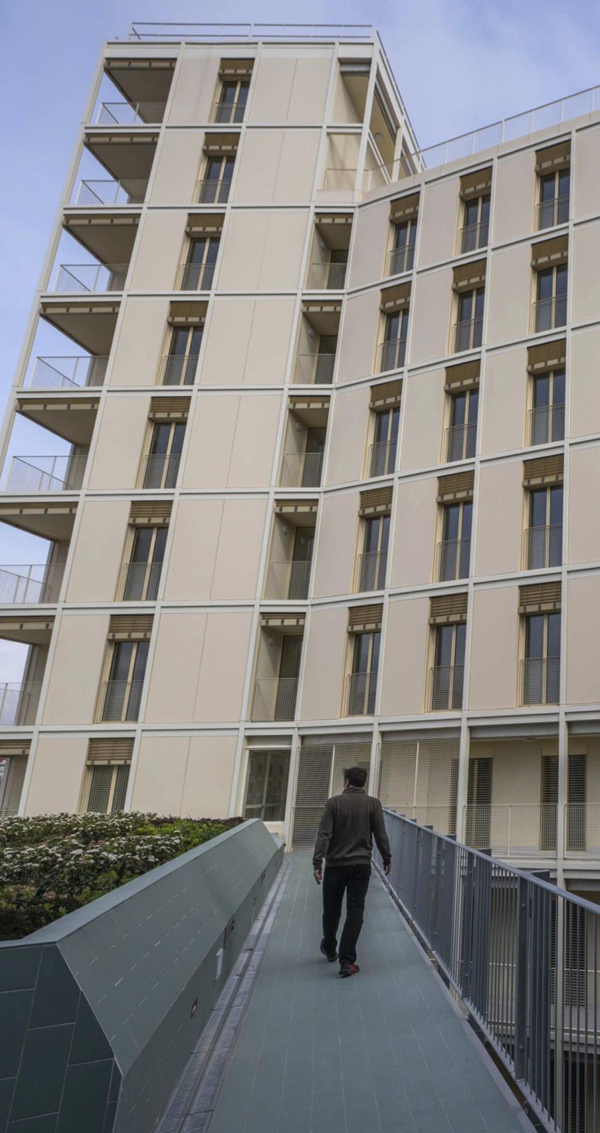 Catalunya suma 310 parcel·les per a més d’11.000 habitatges públics