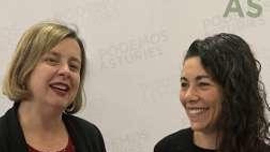 Ana Taboada y Vanina Santos, ayer, durante la presentación.