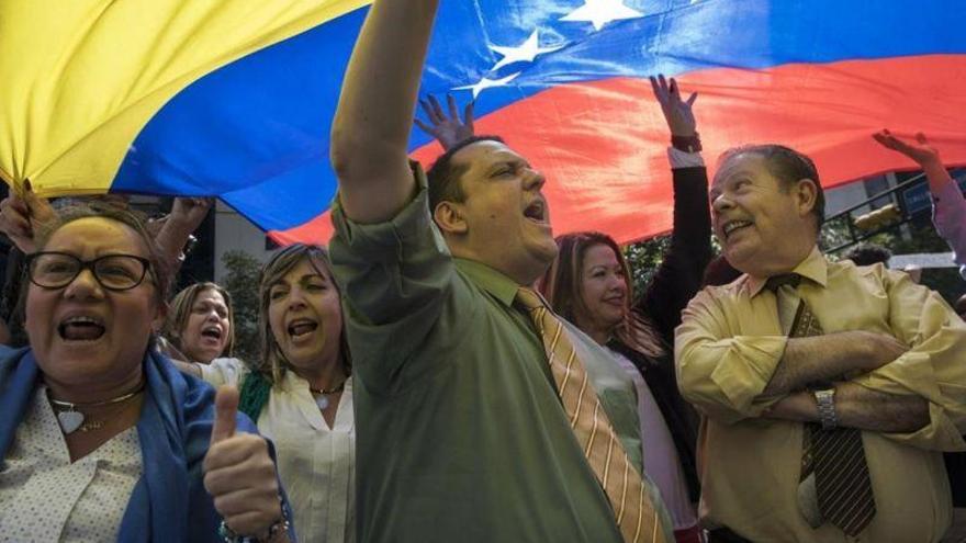 Chavismo y oposición vuelven a la calle a la espera de la batalla decisiva
