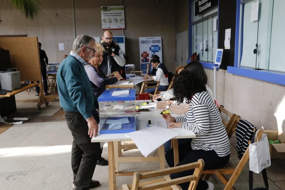 Las fotos de las elecciones municipales y europeas en Vigo el 26 de mayo.