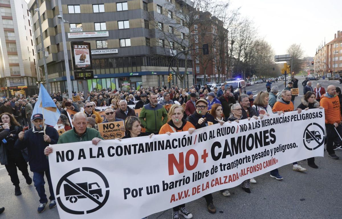 Una vista del viaducto de Carlos Marx con el ámbito ferroviario al fondo. | MARCOS LEÓN