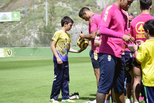 Entrenamiento de la UD Las Palmas en Barranco ...