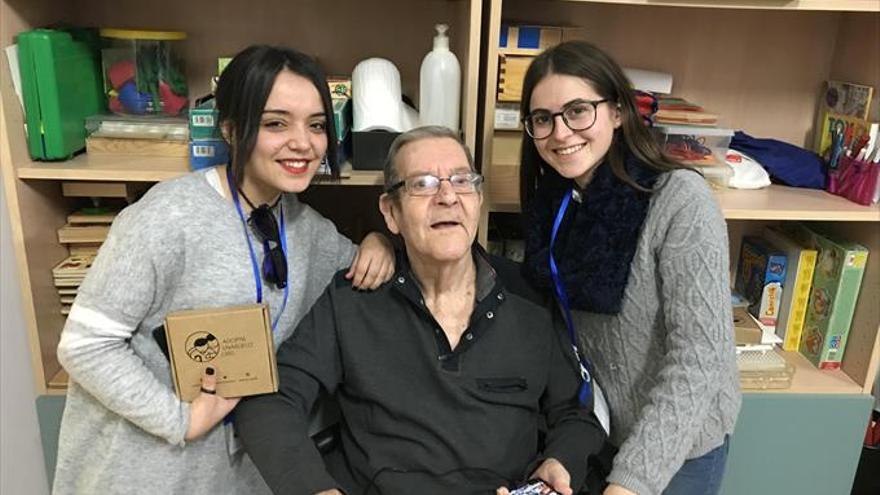 Grupo El Yate celebra el programa ‘Adopta un abuelo’