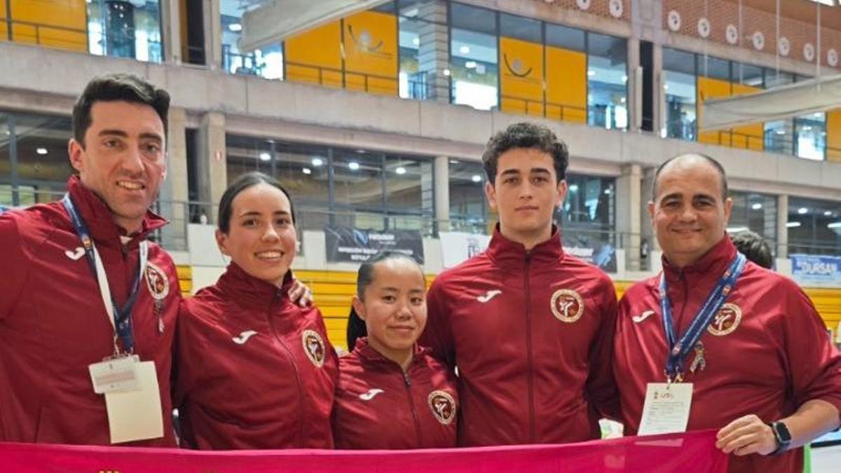 Imagen de la expedición murciana de Karate en Arganda del Rey.