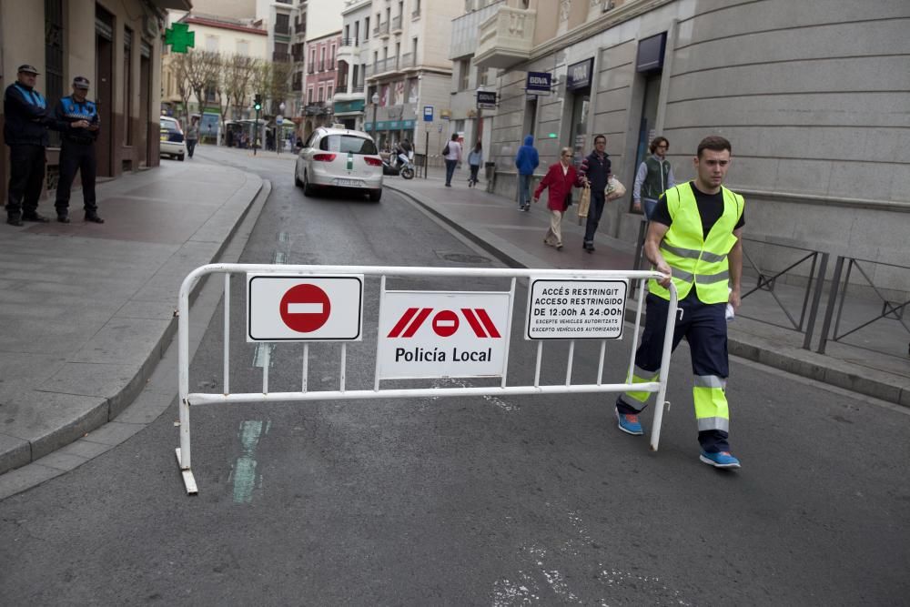 Personal del Ayuntamiento colabora en el cierre de la vía