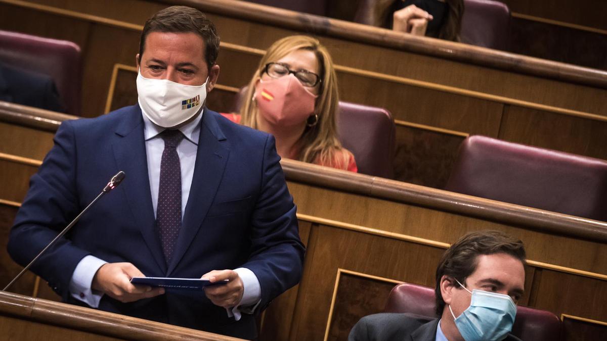 Agustín Almodóbar en una comparecencia en el Parlamento