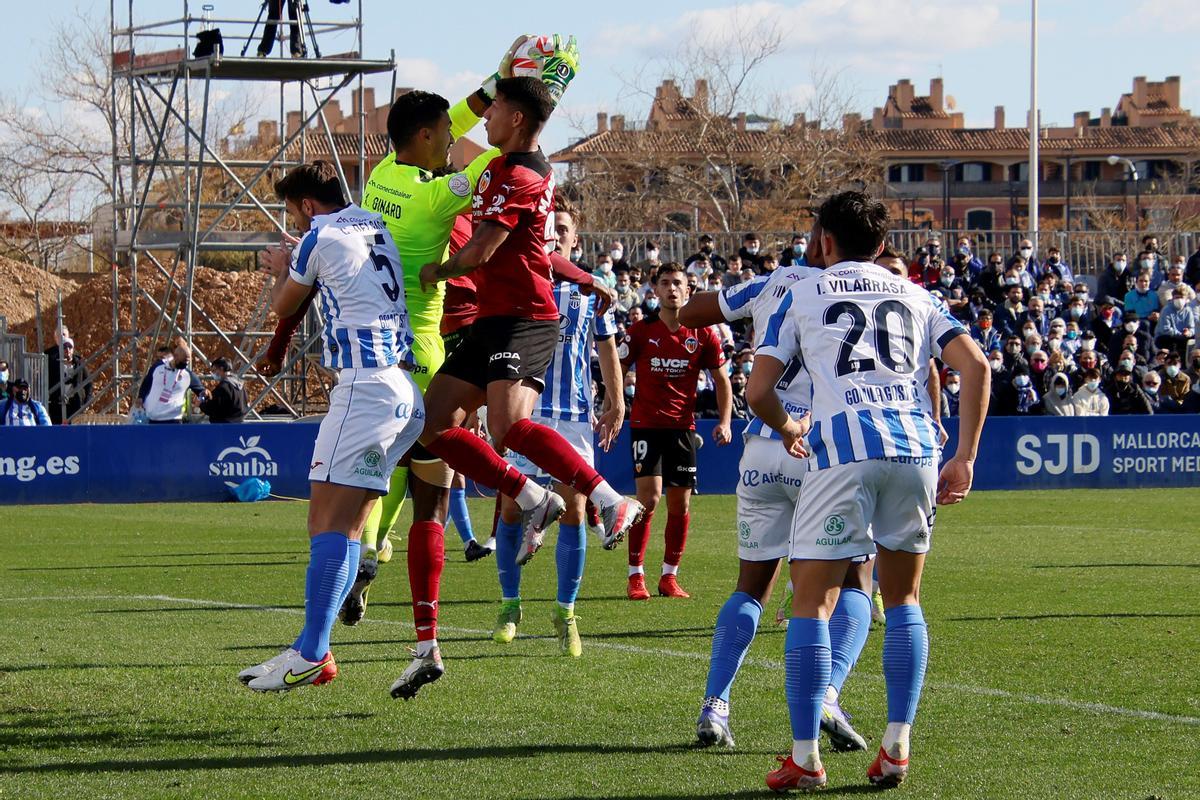 Una imagen del Atlético Baleares-Valencia.