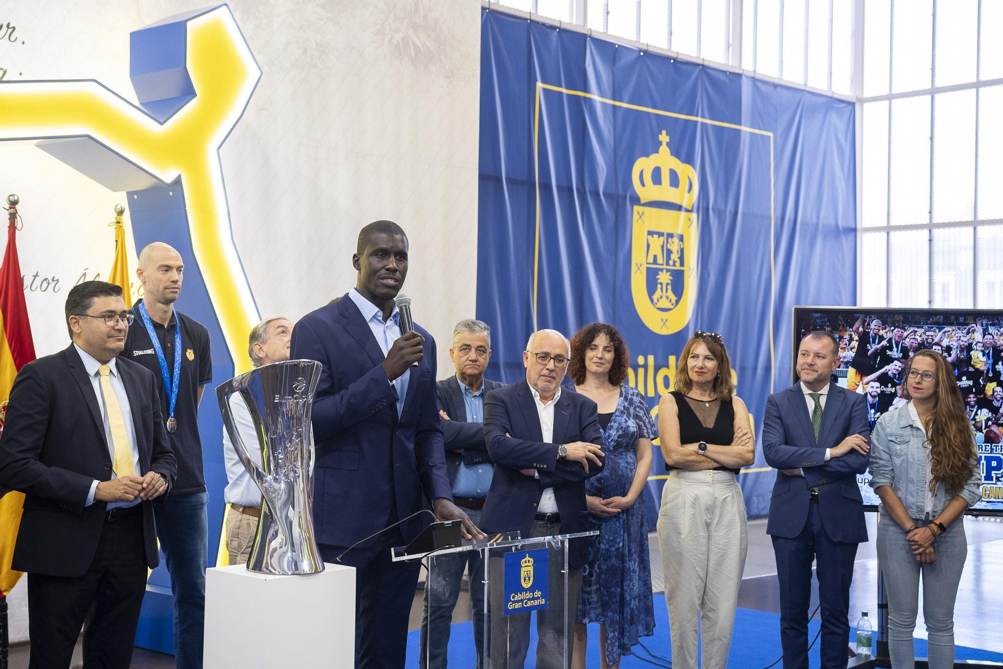 Celebración de la Eurocopa del CB Gran Canaria en el Cabildo grancanario