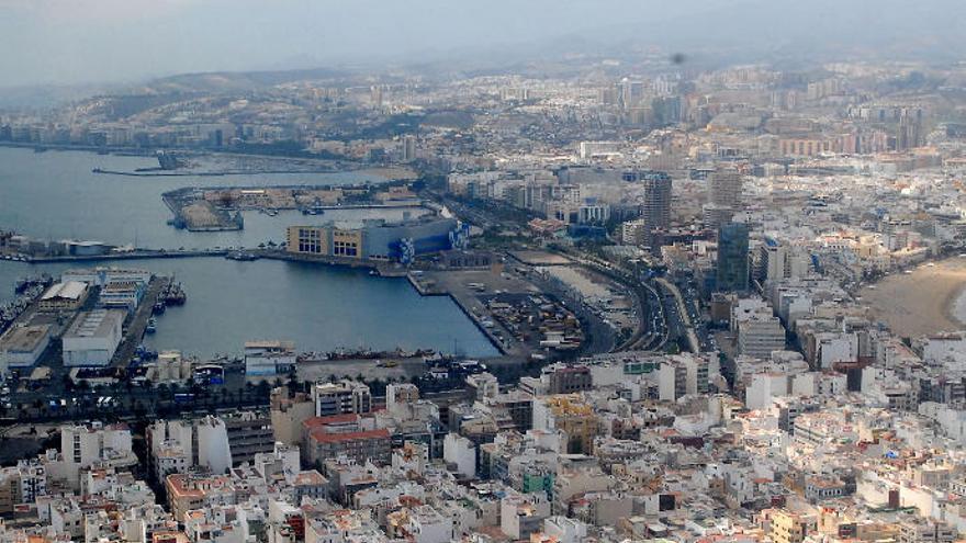 Tres empresas canarias redactan los principales proyectos de la MetroGuagua